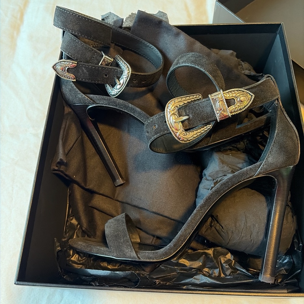 Yves Saint Laurent Mica 105 suede  Buckle 38.5